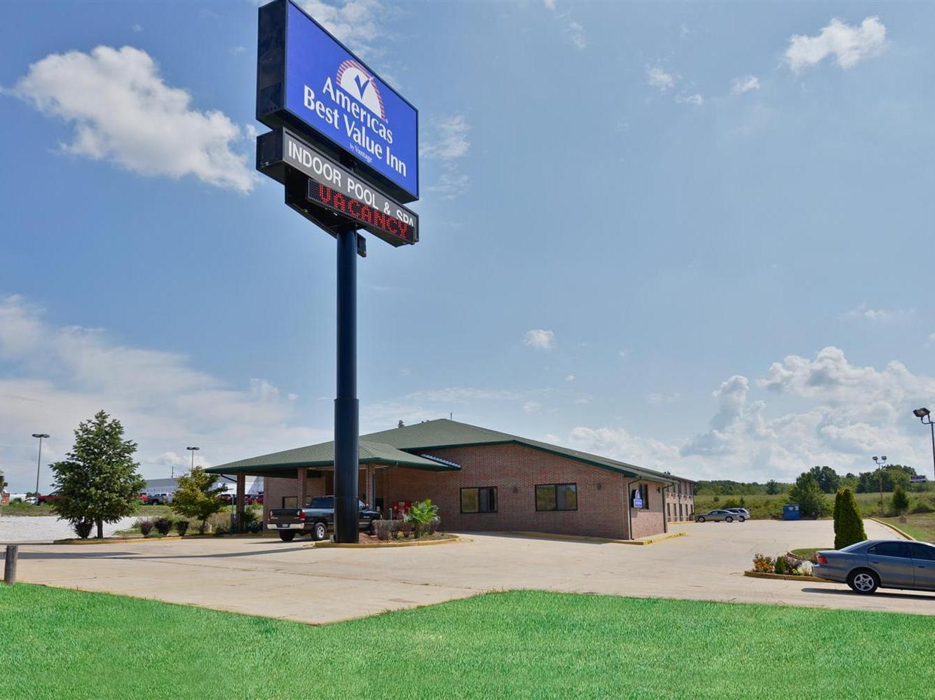 Days Inn By Wyndham Ozark Springfield Eksteriør bilde